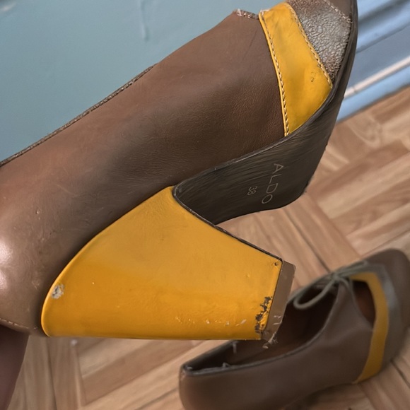 Good conditon- ALDO block heel - Picture 3 of 4